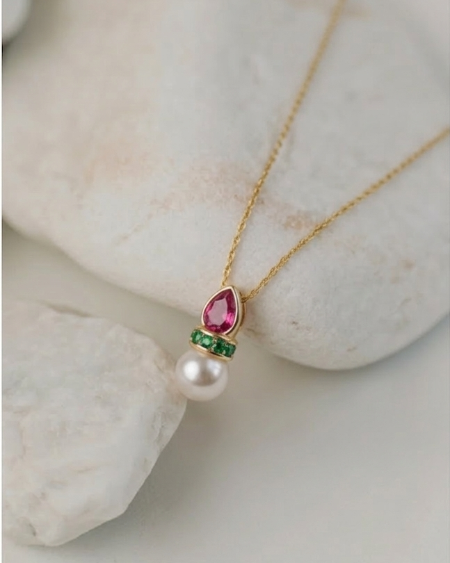 Hera Necklace